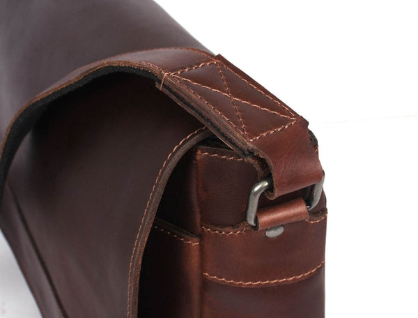 Villandry Leather Messenger Bag - Walnut Brown - Aaron Leather Goods
