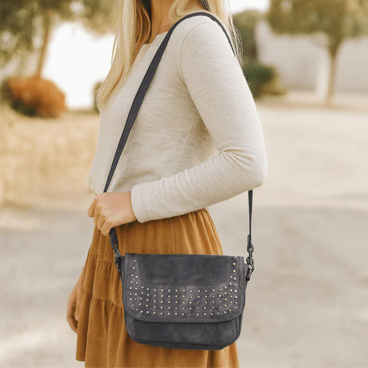 Caravaca Leather Crossbody Bag - Spruce Blue