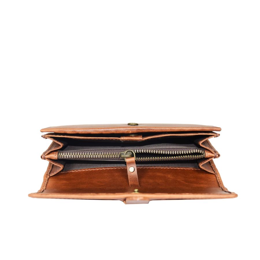 Madison Gusseted Clutch Wallet